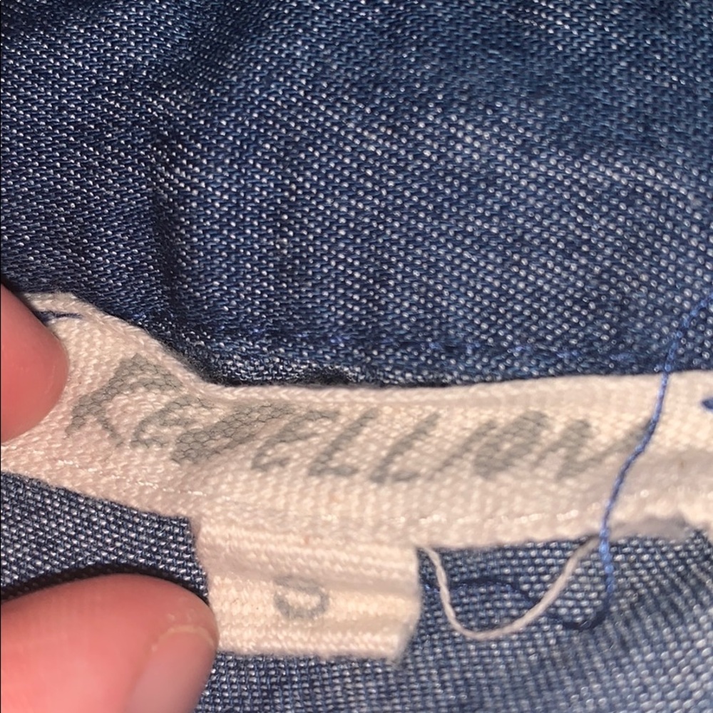 Button down top - Picture 2 of 3